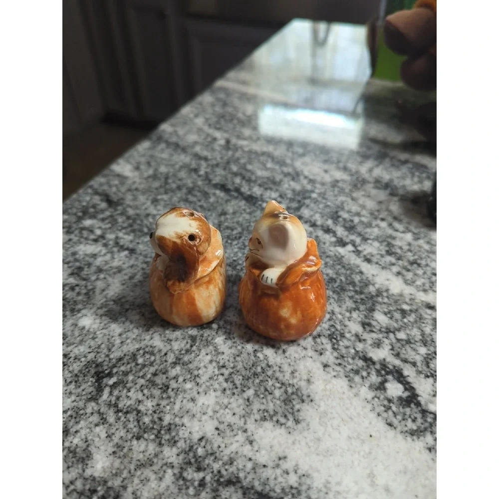 Vintage Kitty Cat & Puppy Dog Salt & Pepper Shakers with Cork Stoppers